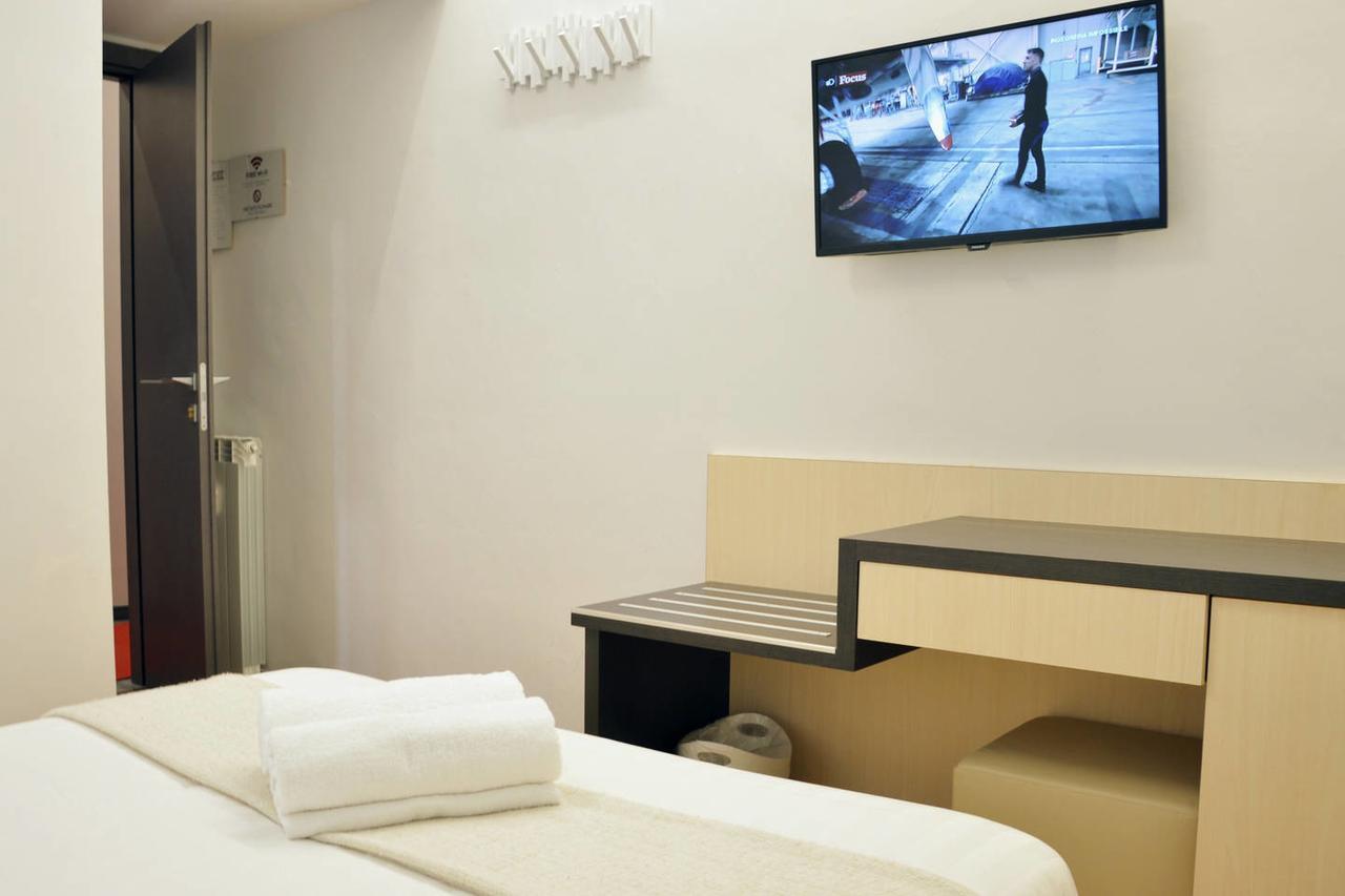 Zhihua Guest House Rome Exterior photo