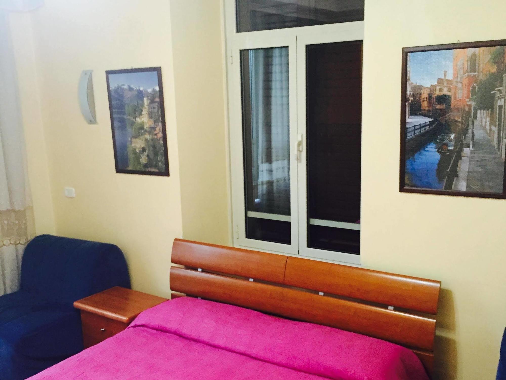 Zhihua Guest House Rome Exterior photo