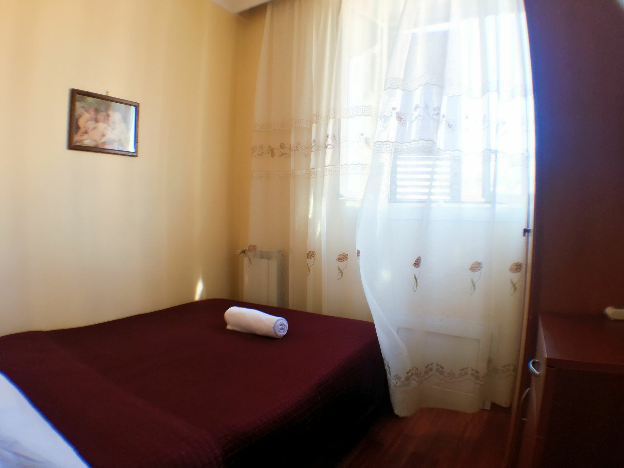 Zhihua Guest House Rome Exterior photo